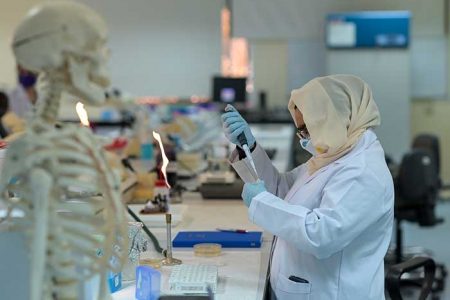St. George’s University extends exclusive scholarship to AUS alumni pursuing medicine