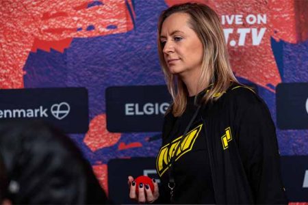 THE FEMALE PERFORMANCE COACH HELPING INSPIRE  GIRLS TO FOLLOW IN HER FOOTSTEPS IN ESPORTS