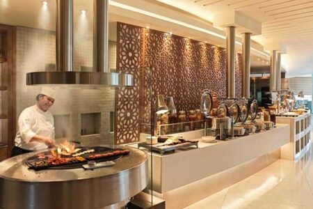 Dubai’s Iftar scene: from traditional feasts to modern twists, discover the best culinary experiences