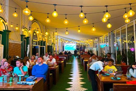 Continue the fun this Summer with the Summer Tent and Saturday Social Brunch at Horse & Hound in Al Habtoor Polo Resort